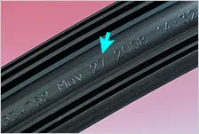 CO2レーザーマーカーの印字事例:ワイパーブレード